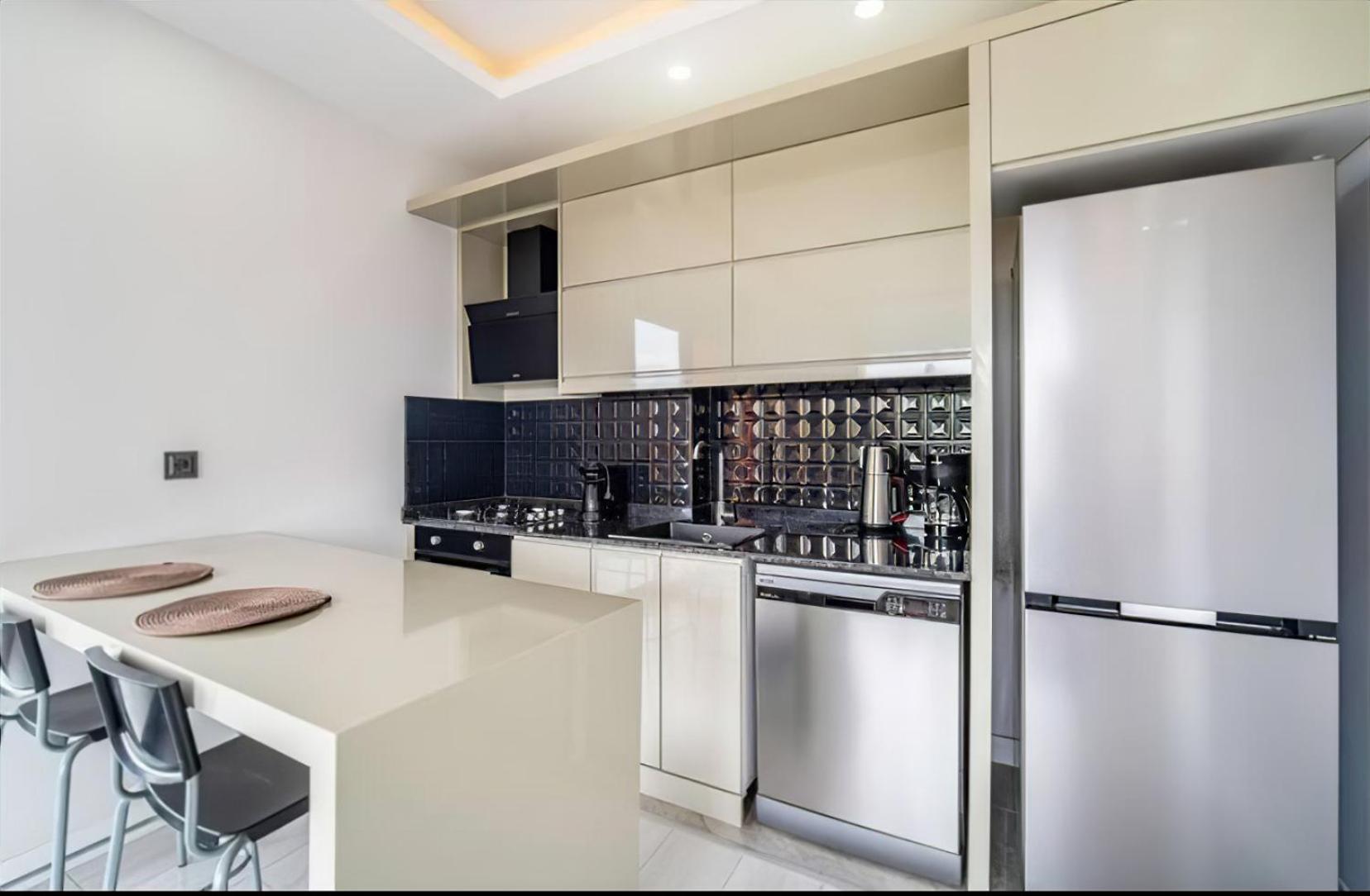 Havalimanina Yakin 1+1 Lux Suite Aksu  ภายนอก รูปภาพ