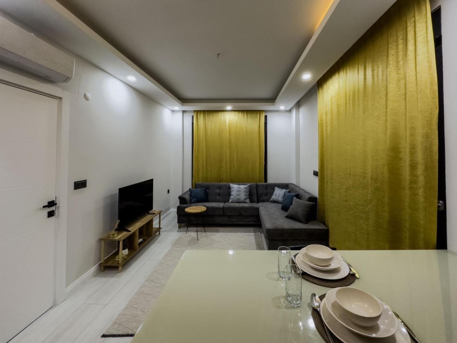 Havalimanina Yakin 1+1 Lux Suite Aksu  ภายนอก รูปภาพ